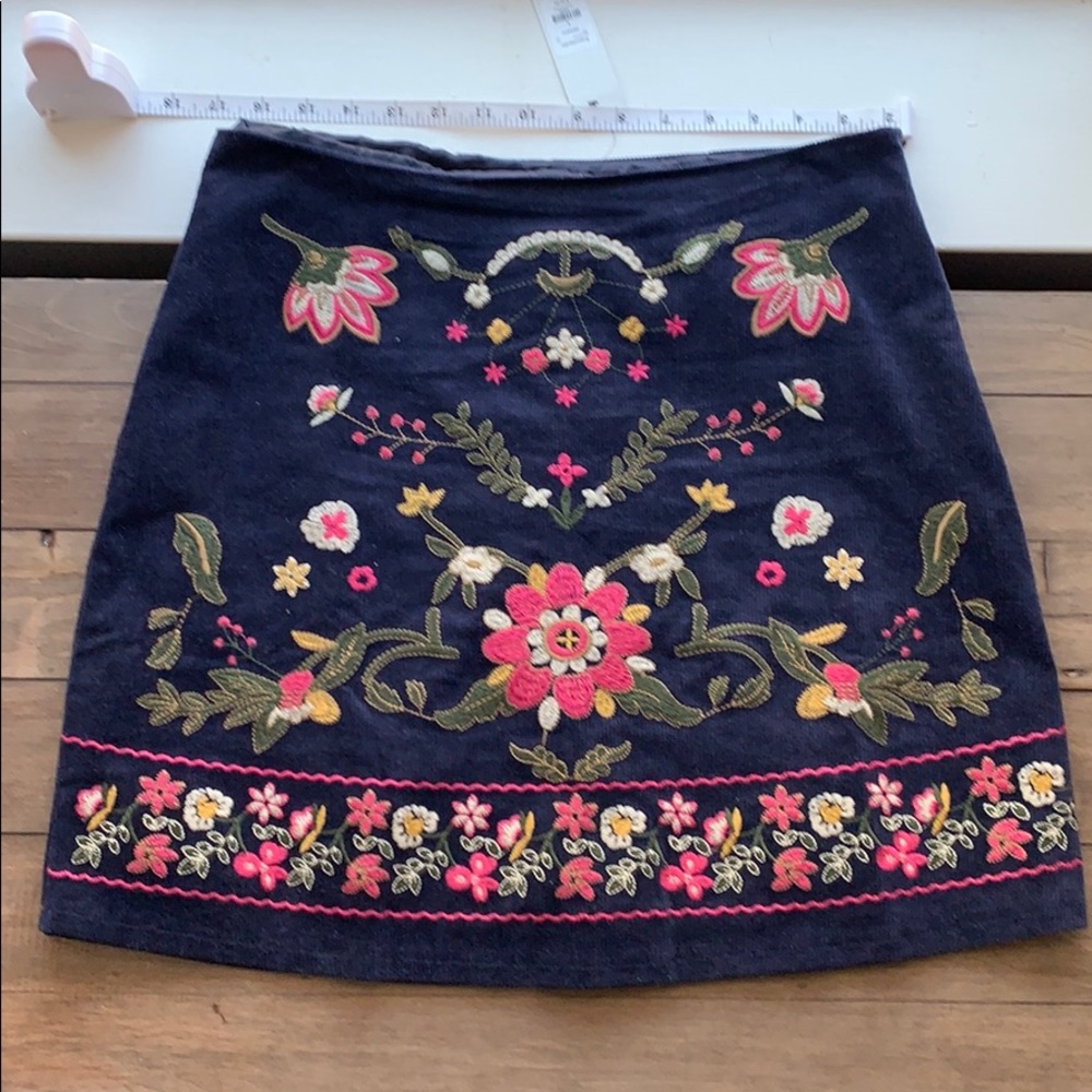 Francesca embroidered skirt L